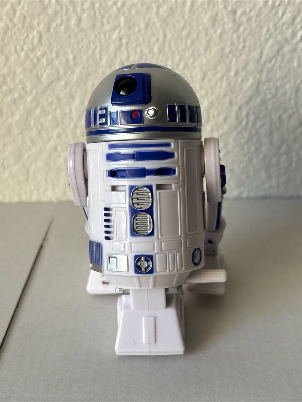 Disney Store Star Wars R2-D2 Wind Up 4” Droid Toy Figure